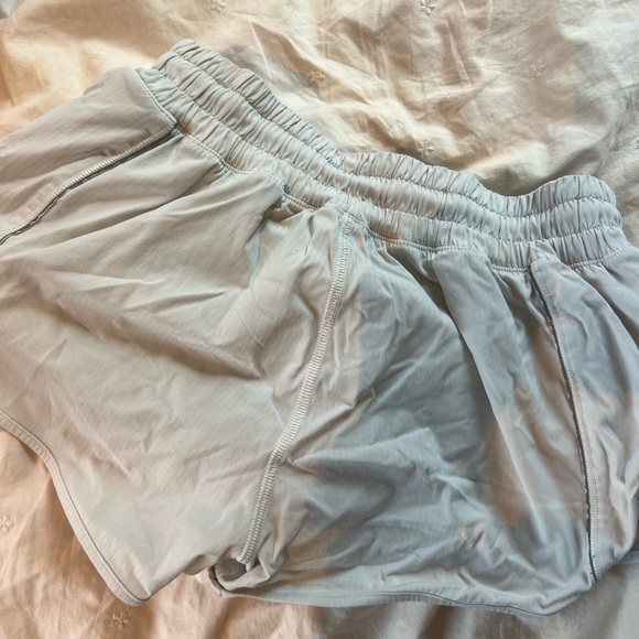 Lululemon rare hotty hot shorts - Picture 2 of 4